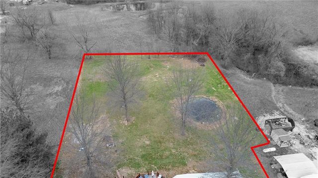 32910 E Oak Hill School Road, Oak Grove, MO 64075