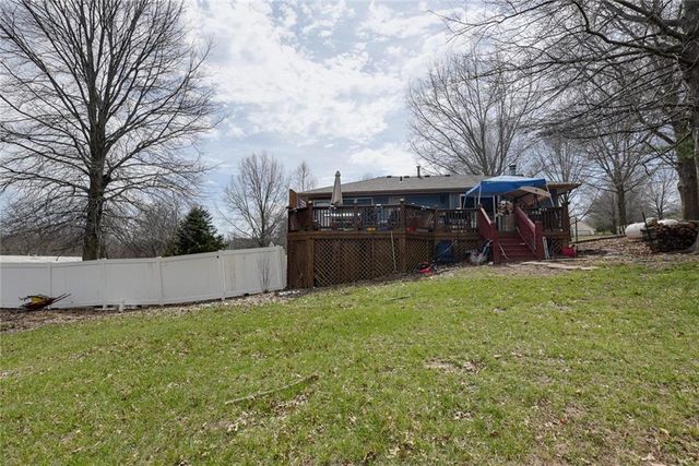 32910 E Oak Hill School Road, Oak Grove, MO 64075