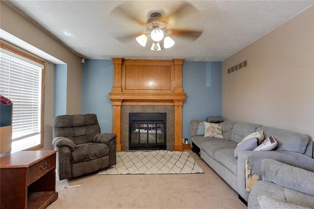 32910 E Oak Hill School Road, Oak Grove, MO 64075