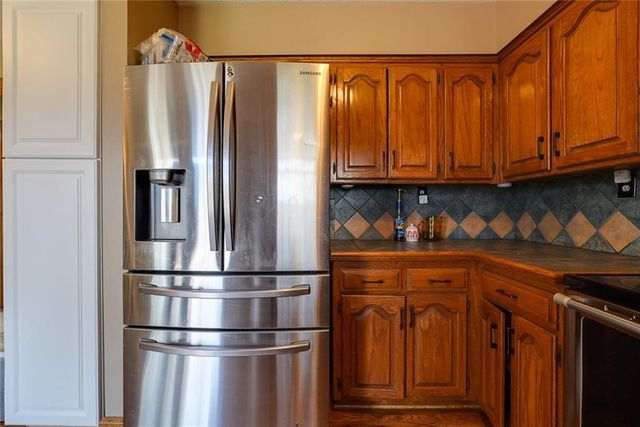 32910 E Oak Hill School Road, Oak Grove, MO 64075