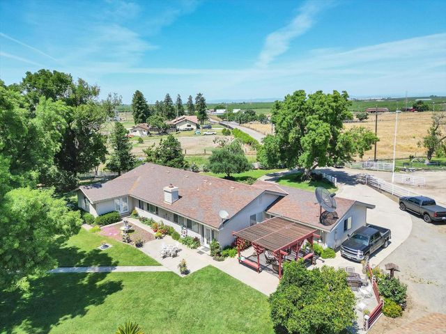 4611 Heather Hills Ln, Oakdale, CA 95361