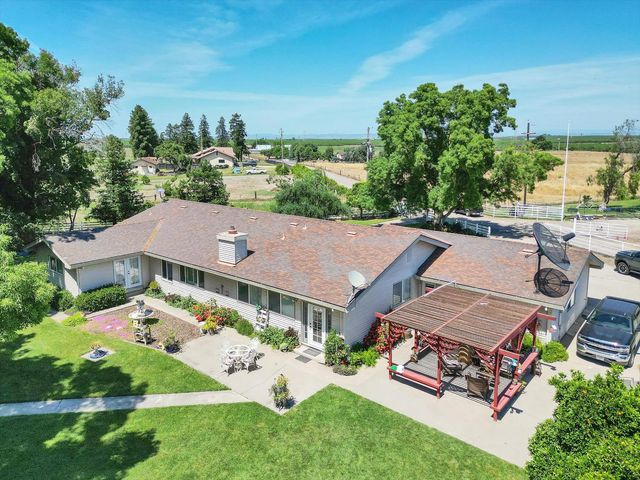 4611 Heather Hills Ln, Oakdale, CA 95361