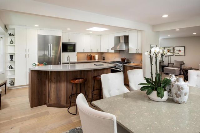 6 Bay Tree, Los Altos, CA 94022
