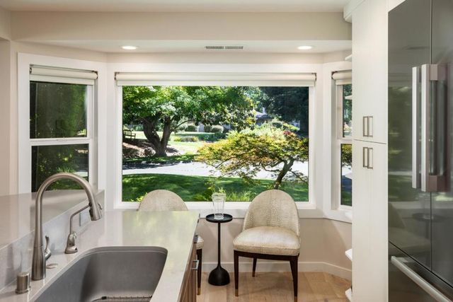 6 Bay Tree, Los Altos, CA 94022