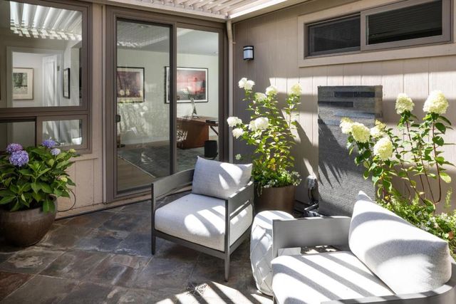 6 Bay Tree, Los Altos, CA 94022
