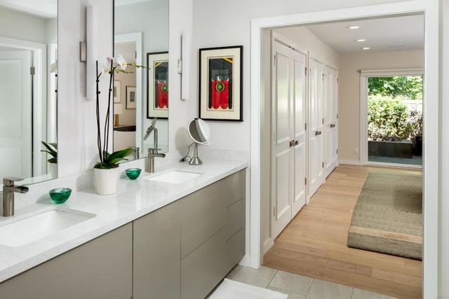 6 Bay Tree, Los Altos, CA 94022