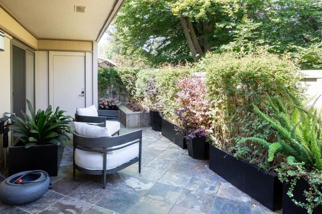 6 Bay Tree, Los Altos, CA 94022