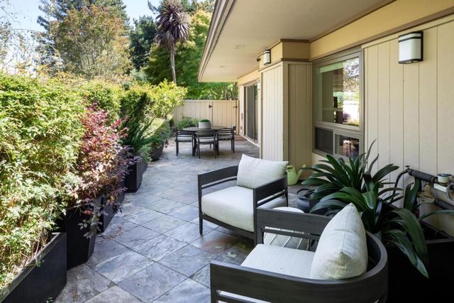 6 Bay Tree, Los Altos, CA 94022