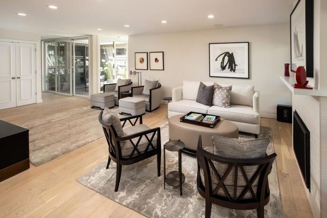 6 Bay Tree, Los Altos, CA 94022