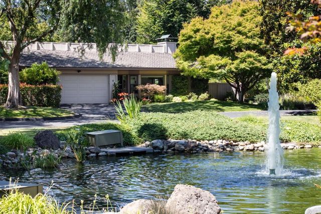 6 Bay Tree, Los Altos, CA 94022