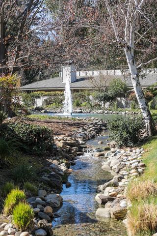 6 Bay Tree, Los Altos, CA 94022