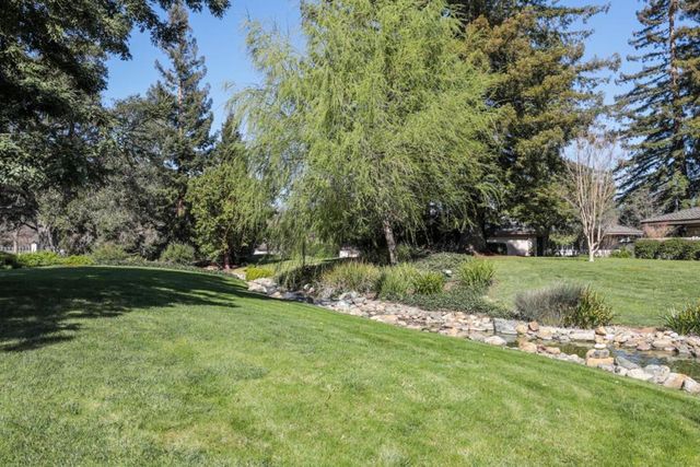 6 Bay Tree, Los Altos, CA 94022