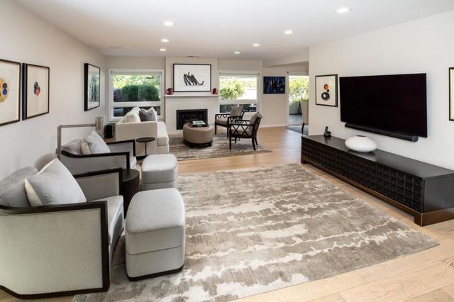 6 Bay Tree, Los Altos, CA 94022