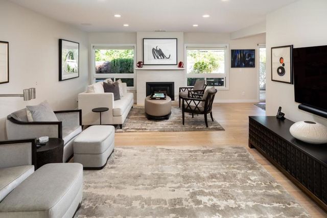 6 Bay Tree, Los Altos, CA 94022