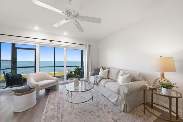 2566 GARY CIRCLE 2, Dunedin, FL 34698