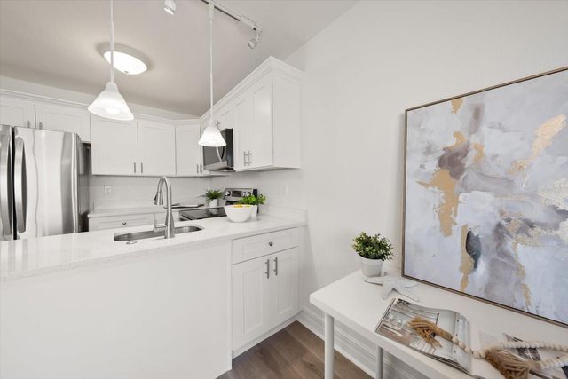 2566 GARY CIRCLE 2, Dunedin, FL 34698