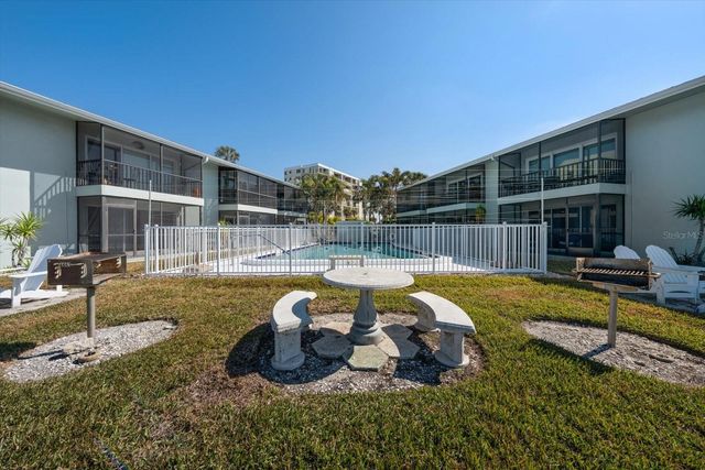 2566 GARY CIRCLE 2, Dunedin, FL 34698