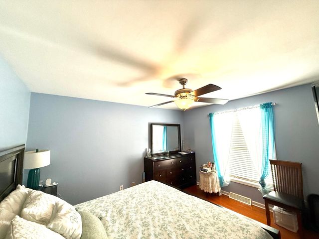 2910 17th Street, Rockford, IL 61109