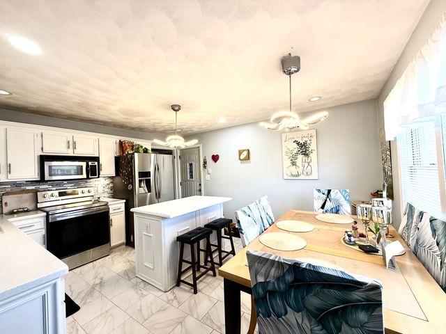 2910 17th Street, Rockford, IL 61109