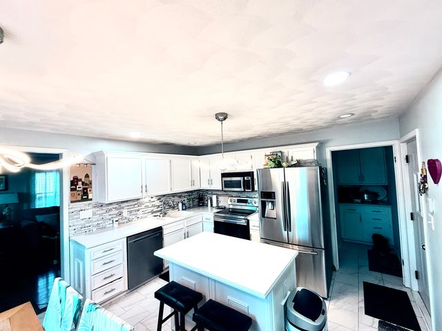 2910 17th Street, Rockford, IL 61109