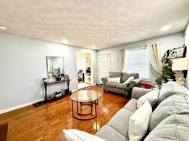 2910 17th Street, Rockford, IL 61109