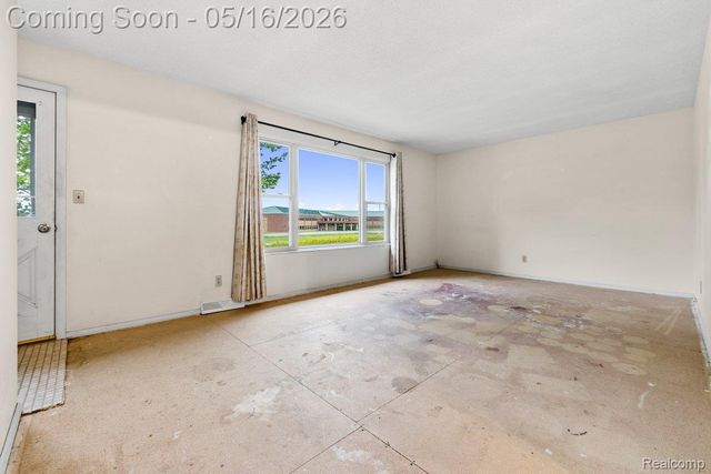 12489 Jennings Road, Linden, MI 48451