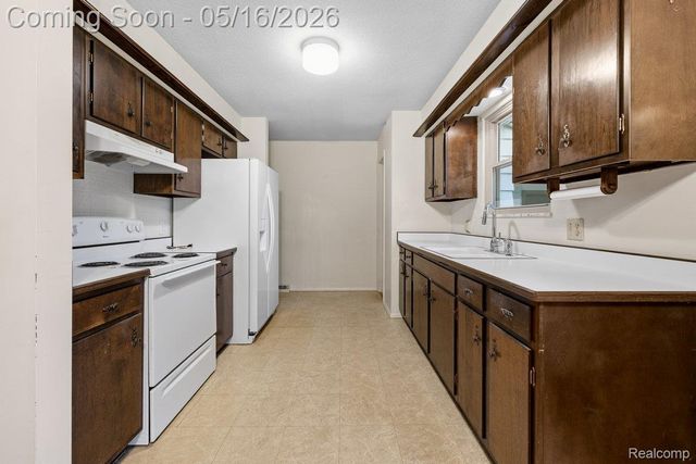 12489 Jennings Road, Linden, MI 48451