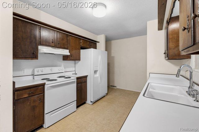12489 Jennings Road, Linden, MI 48451