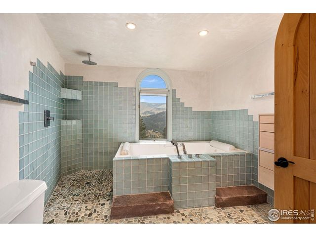 1000 Alaska Rd, Boulder, CO 80302