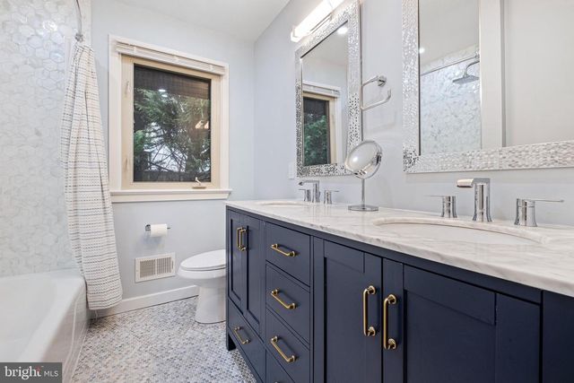 708 AMBLESIDE DR, Wilmington, DE 19808