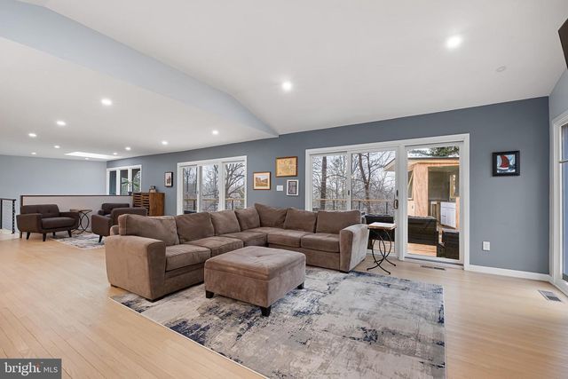 708 AMBLESIDE DR, Wilmington, DE 19808