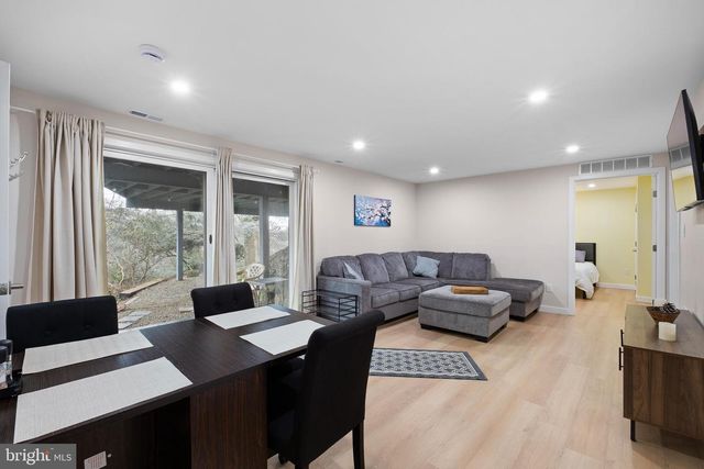 708 AMBLESIDE DR, Wilmington, DE 19808