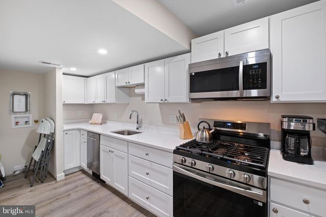 708 AMBLESIDE DR, Wilmington, DE 19808