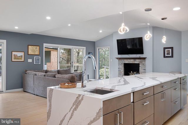 708 AMBLESIDE DR, Wilmington, DE 19808