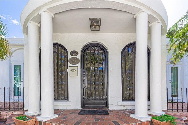 1220 SE 2ND Street, Fort Lauderdale, FL 33301