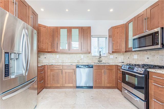 1220 SE 2ND Street, Fort Lauderdale, FL 33301
