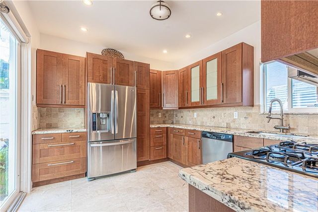 1220 SE 2ND Street, Fort Lauderdale, FL 33301