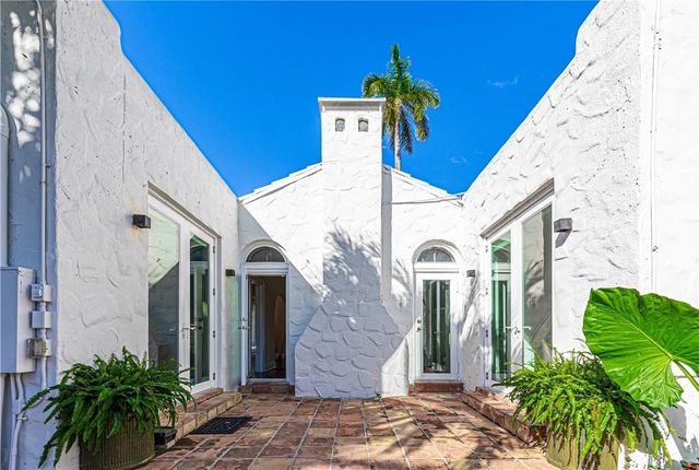1220 SE 2ND Street, Fort Lauderdale, FL 33301