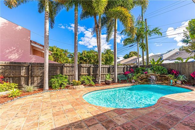 1220 SE 2ND Street, Fort Lauderdale, FL 33301