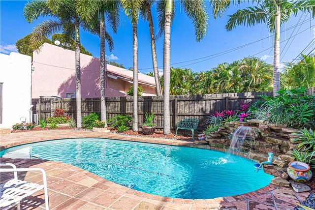1220 SE 2ND Street, Fort Lauderdale, FL 33301