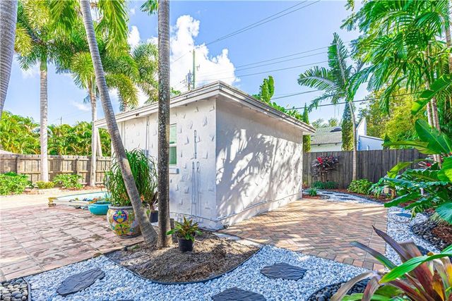 1220 SE 2ND Street, Fort Lauderdale, FL 33301