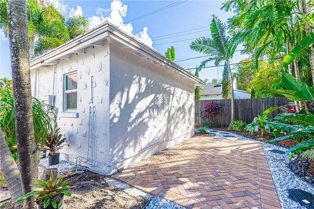 1220 SE 2ND Street, Fort Lauderdale, FL 33301