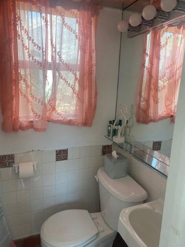 1220 SE 2ND Street, Fort Lauderdale, FL 33301
