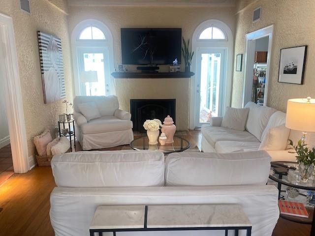 1220 SE 2ND Street, Fort Lauderdale, FL 33301