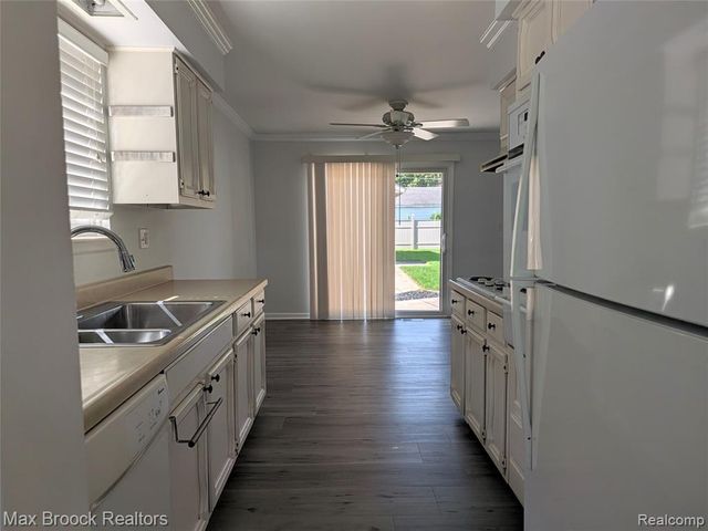 14569 Blue Skies Street, Livonia, MI 48154