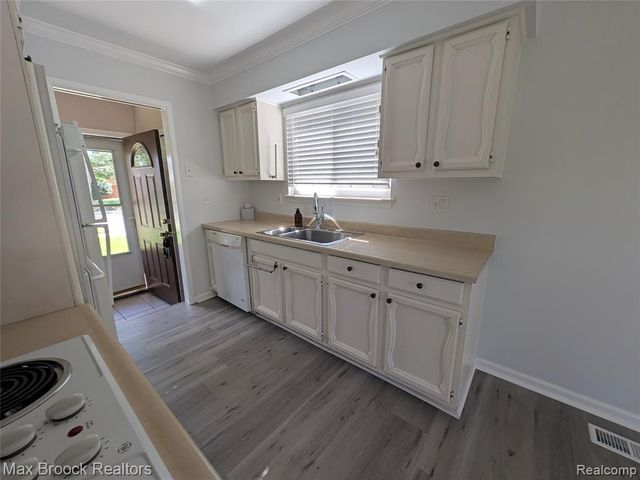 14569 Blue Skies Street, Livonia, MI 48154