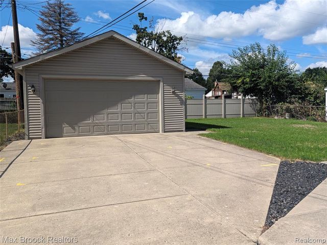 14569 Blue Skies Street, Livonia, MI 48154