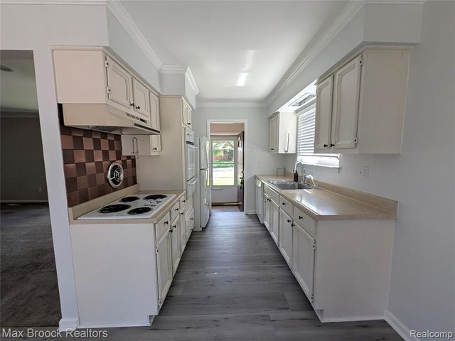 14569 Blue Skies Street, Livonia, MI 48154