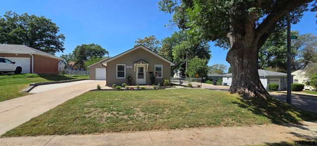 3958 N 53 Street, Omaha, NE 68104
