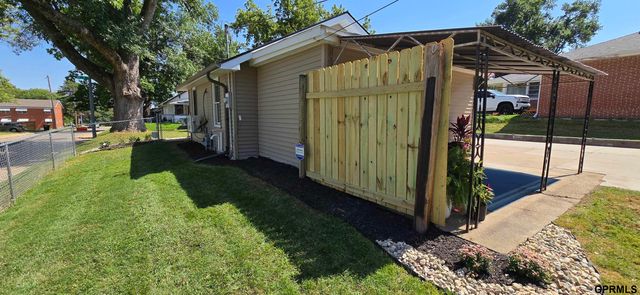3958 N 53 Street, Omaha, NE 68104